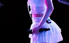 浴室里强摁做开腿呻吟的漫画图片